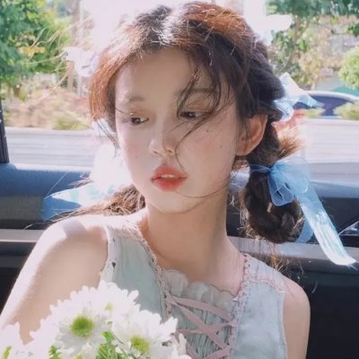 捷运上的女孩
